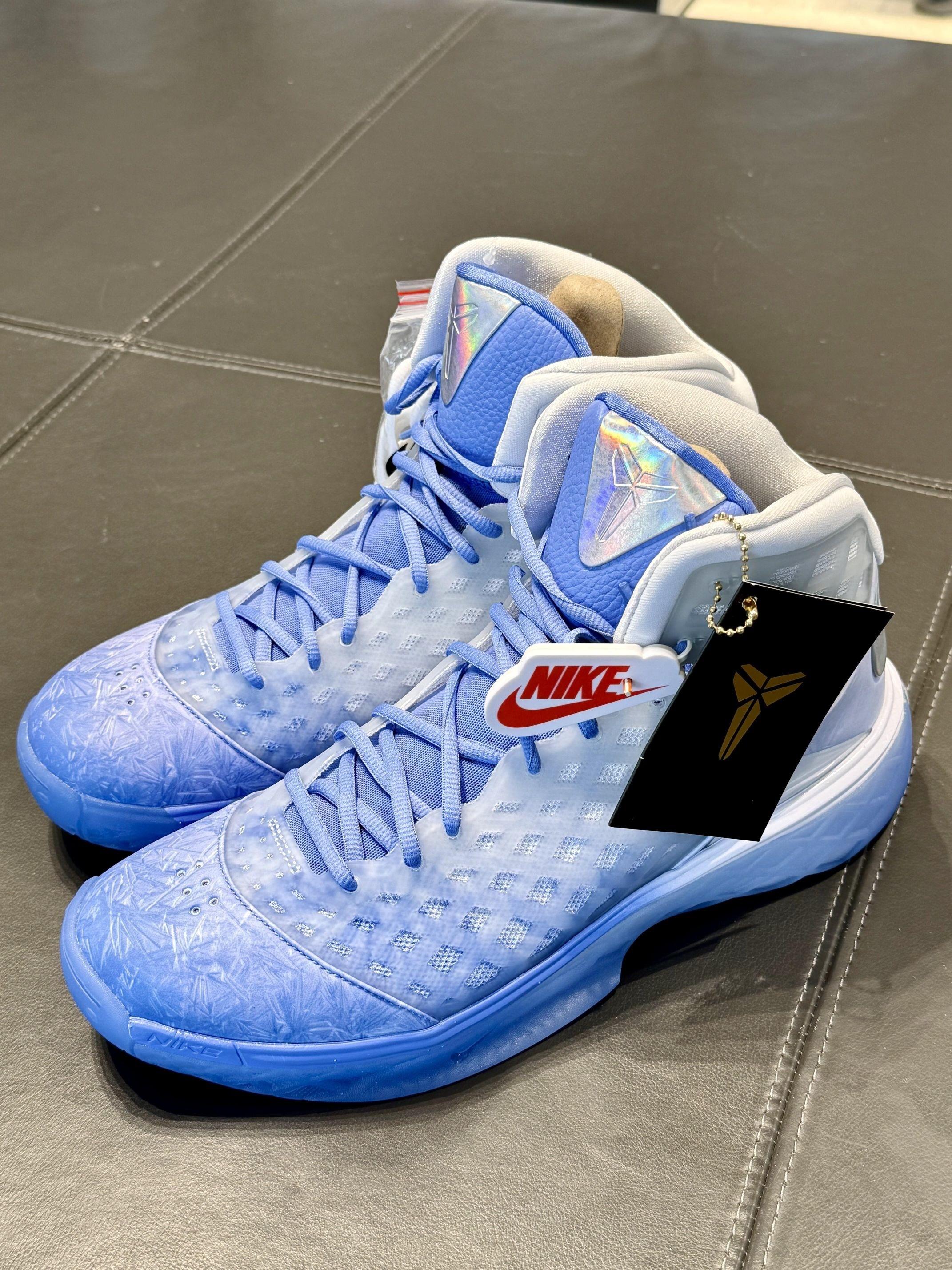 冰封献礼❄️|这双Kobe 3圣诞,是今年最梦幻的冰雪奇缘